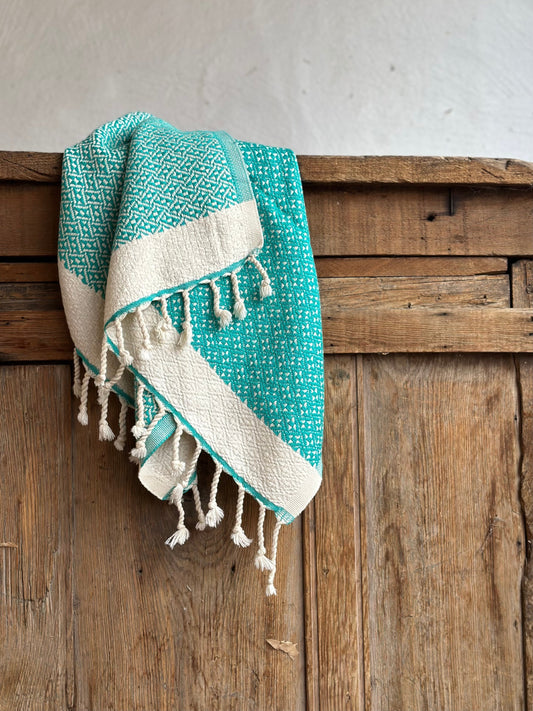 Handwoven Towels vs. Factory-Made Towels: What You Need to Know