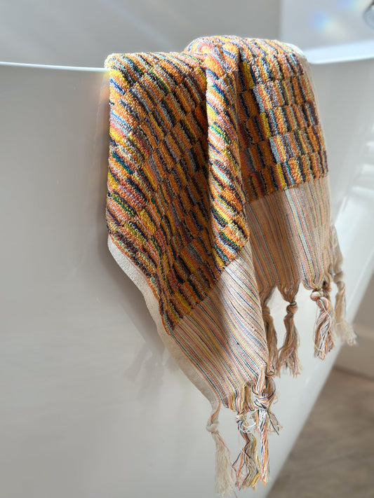 Handwoven Towels vs. Factory-Made Towels: What You Need to Know