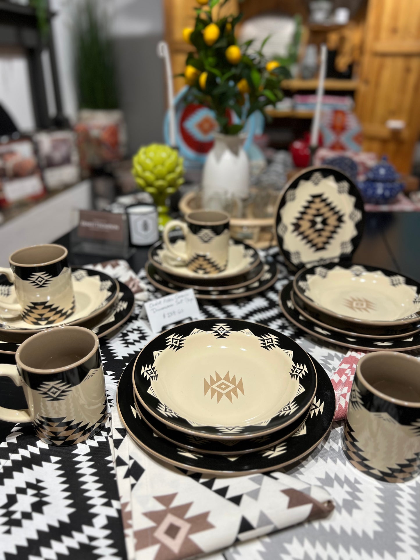 Chalet Aztec Ceramic Dinnerware Set (16pc)